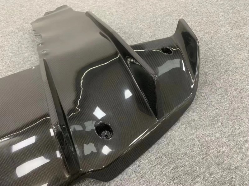 High Quality Fast Delivery Whole Sale Price Dry Carbon Fiber RYF Rear Diffuser Body Kits for  720S